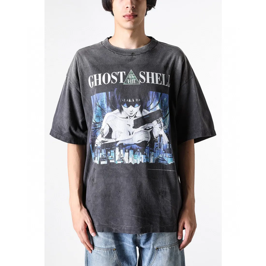 GHOST IN THE SHELL x SAINT Mxxxxxx SS TEE/BLK Classic big IP Ghost in the Shell co-branded model Sunglasses Motoko/Motoko character TEE Washed black S-XL Look for the cylindrical fabric without side seams. The opening is almost meaningless. Asut ready-made garments dyed. The whole piece is sprayed with Ma Liu. Re-spray heavy areas to fade. The collar and cuffs are frayed. Many places are broken. Oversized printing bits. Authentic level restored. Customized joint main mark/wash mark/with little angel anti-counterfeiting mark